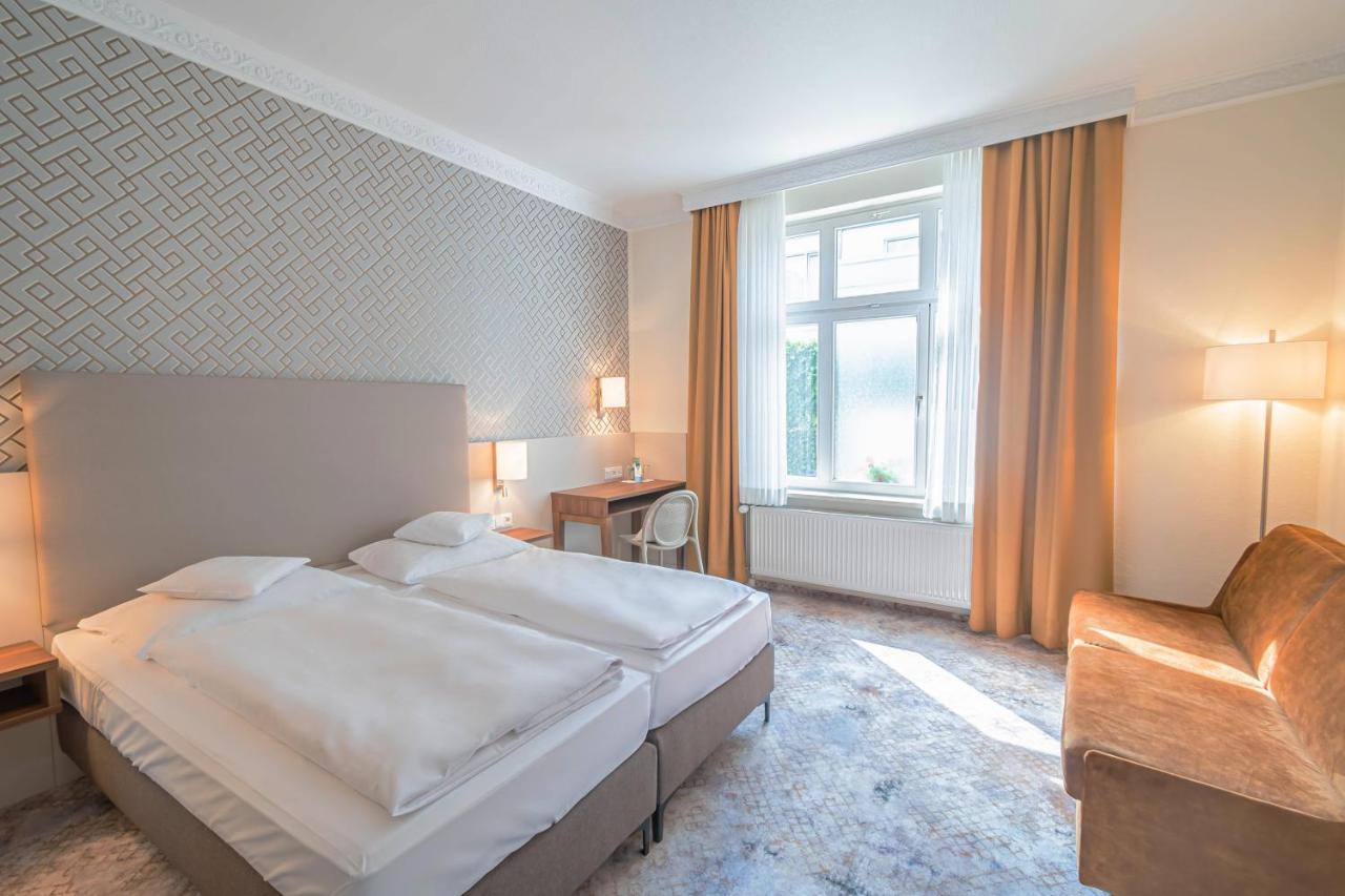 Hotel Villa Am Kurpark Бад-Хомбург-фор-дер-Хёэ Экстерьер фото