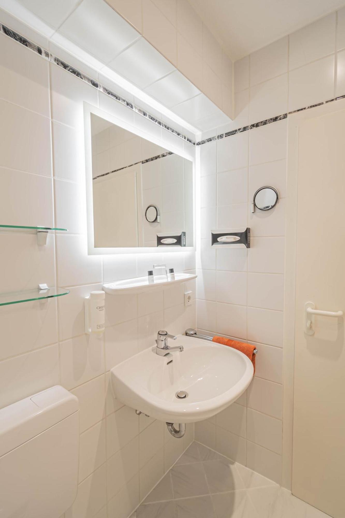 Hotel Villa Am Kurpark Бад-Хомбург-фор-дер-Хёэ Номер фото