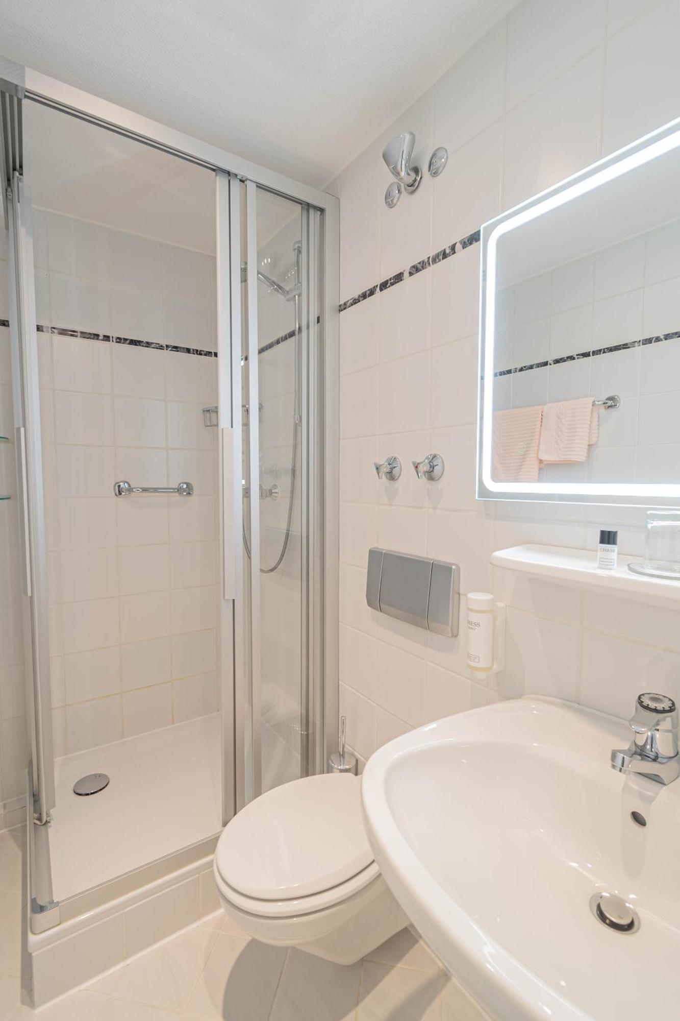 Hotel Villa Am Kurpark Бад-Хомбург-фор-дер-Хёэ Номер фото